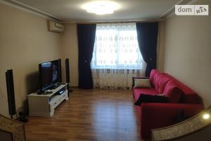 Сдается в аренду 3-комнатная квартира 86 кв. м в Черновцах