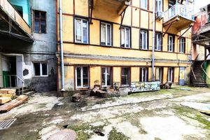 Продается помещения свободного назначения 52.6 кв. м в 3-этажном здании