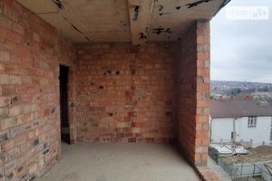 Продается 2-комнатная квартира 60.1 кв. м в Черновцах