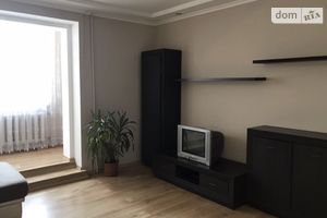 Сдается в аренду 3-комнатная квартира 72 кв. м в Черновцах
