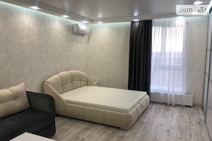 Сдается в аренду 1-комнатная квартира 53 кв. м в Черновцах