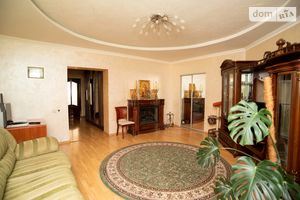 Продается 2-комнатная квартира 84.3 кв. м в Ровно