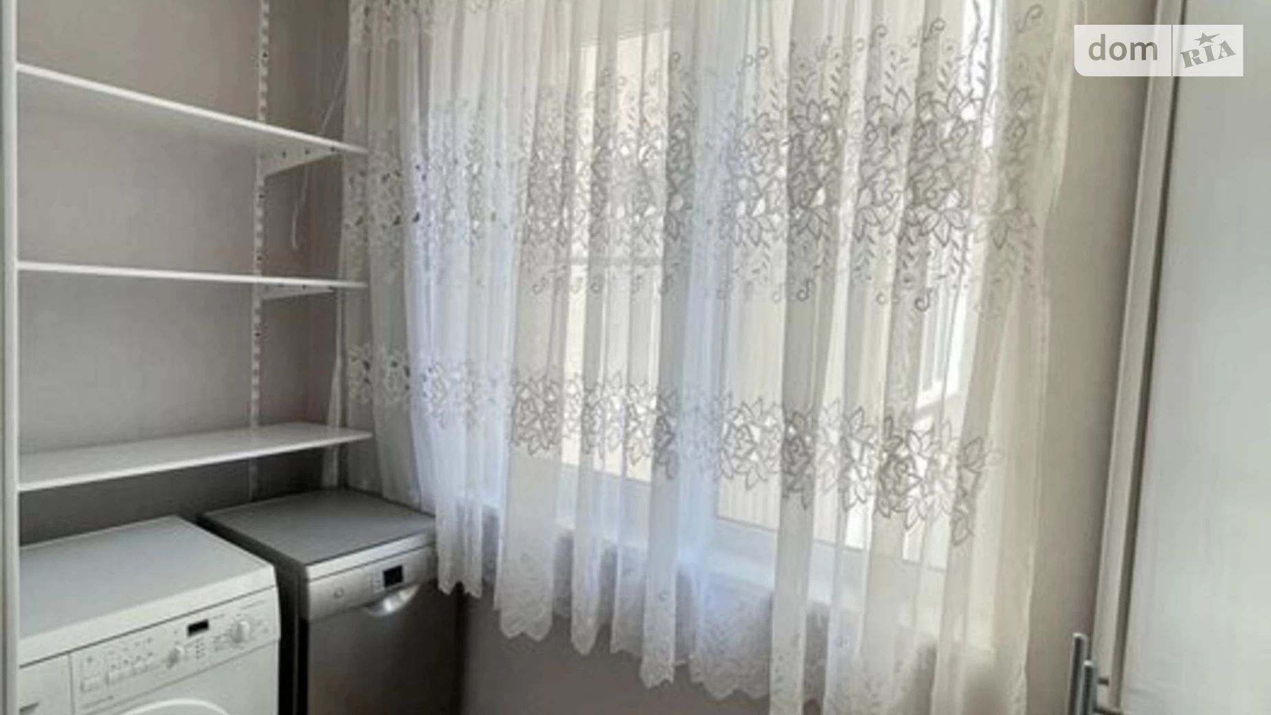 Продается 3-комнатная квартира 76.3 кв. м в Одессе, ул. Бабаджаняна Маршала, 19