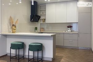 Продается 2-комнатная квартира 52 кв. м в Ужгороде
