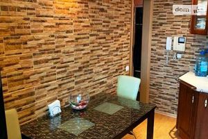 Продается 3-комнатная квартира 67 кв. м в Черкассах