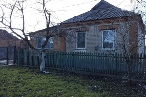 Продається одноповерховий будинок 72 кв. м з бесідкою