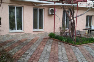 Сдается в аренду одноэтажный дом 90 кв. м с участком