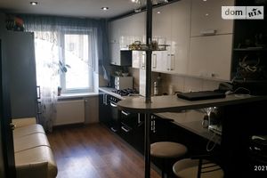 Продається 3-кімнатна квартира 63.3 кв. м у Гнивані