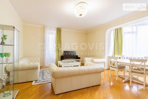 Продается 3-комнатная квартира 124 кв. м в Киеве