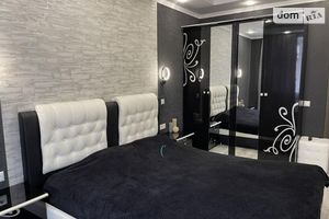Продается 3-комнатная квартира 82.2 кв. м в Ровно