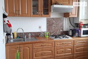 Продается 1-комнатная квартира 52 кв. м в Черновцах