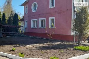 Продается дом на 3 этажа 900 кв. м с мансардой