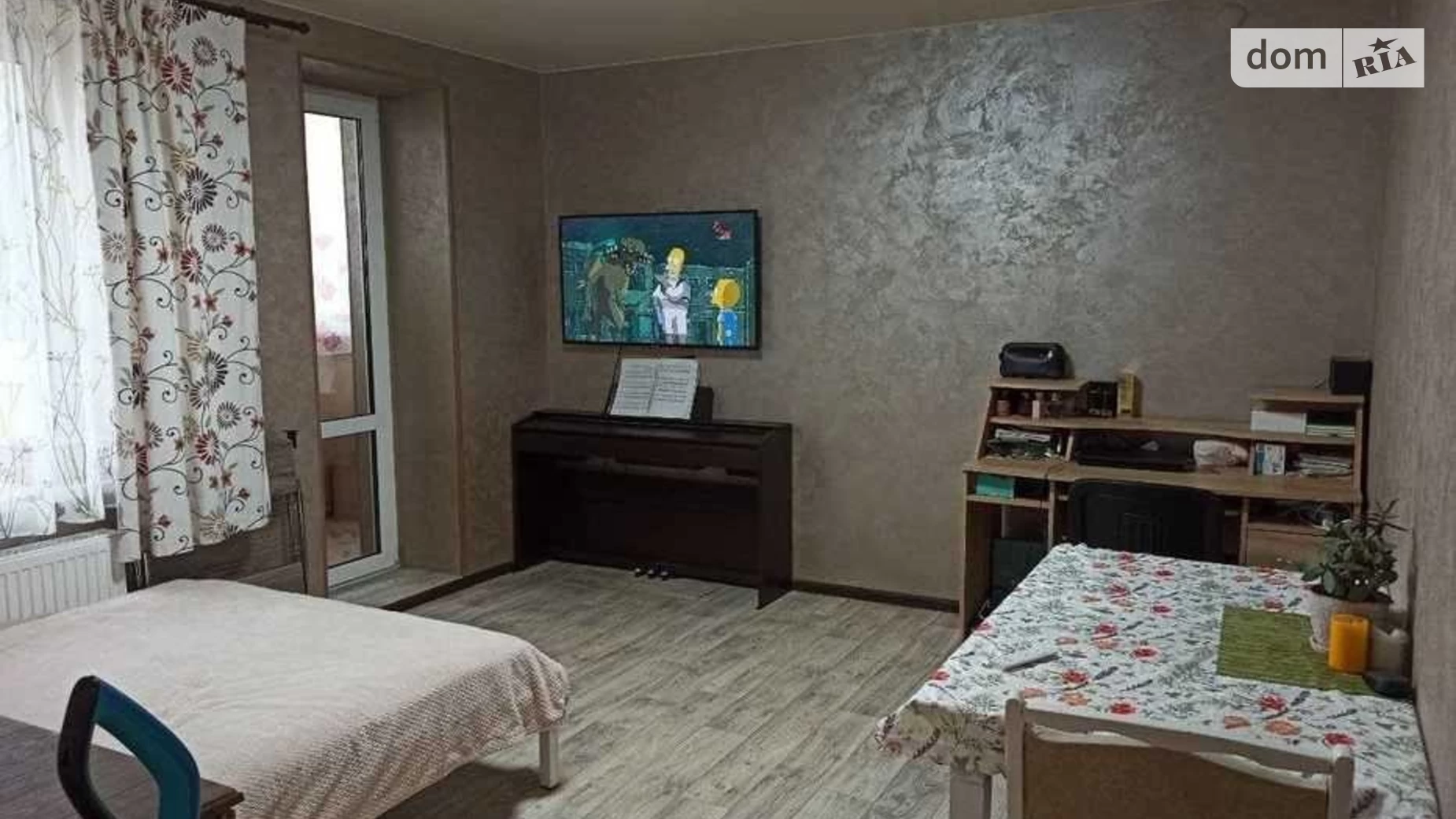 Продается 1-комнатная квартира 34 кв. м в Полтаве, ул. Героев Украины(Героев Сталинграда), 4