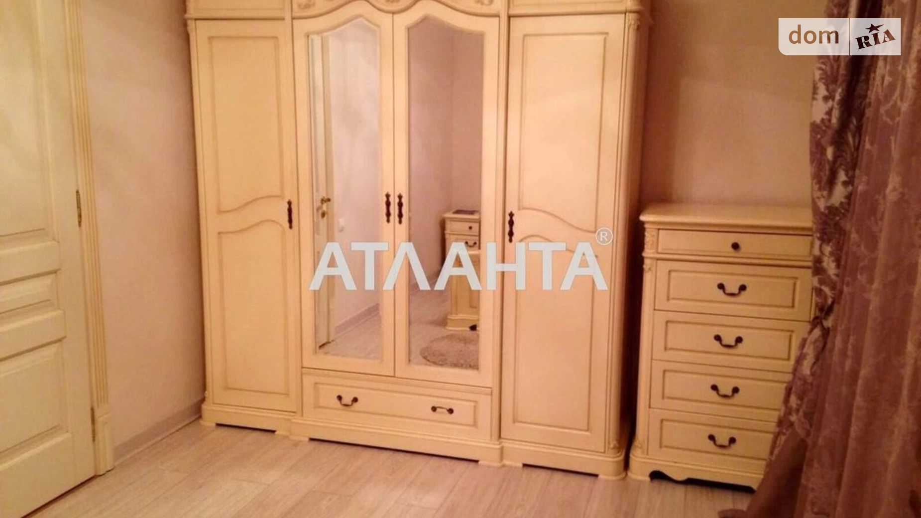 Продается 3-комнатная квартира 130 кв. м в Одессе, ул. Екатерининская