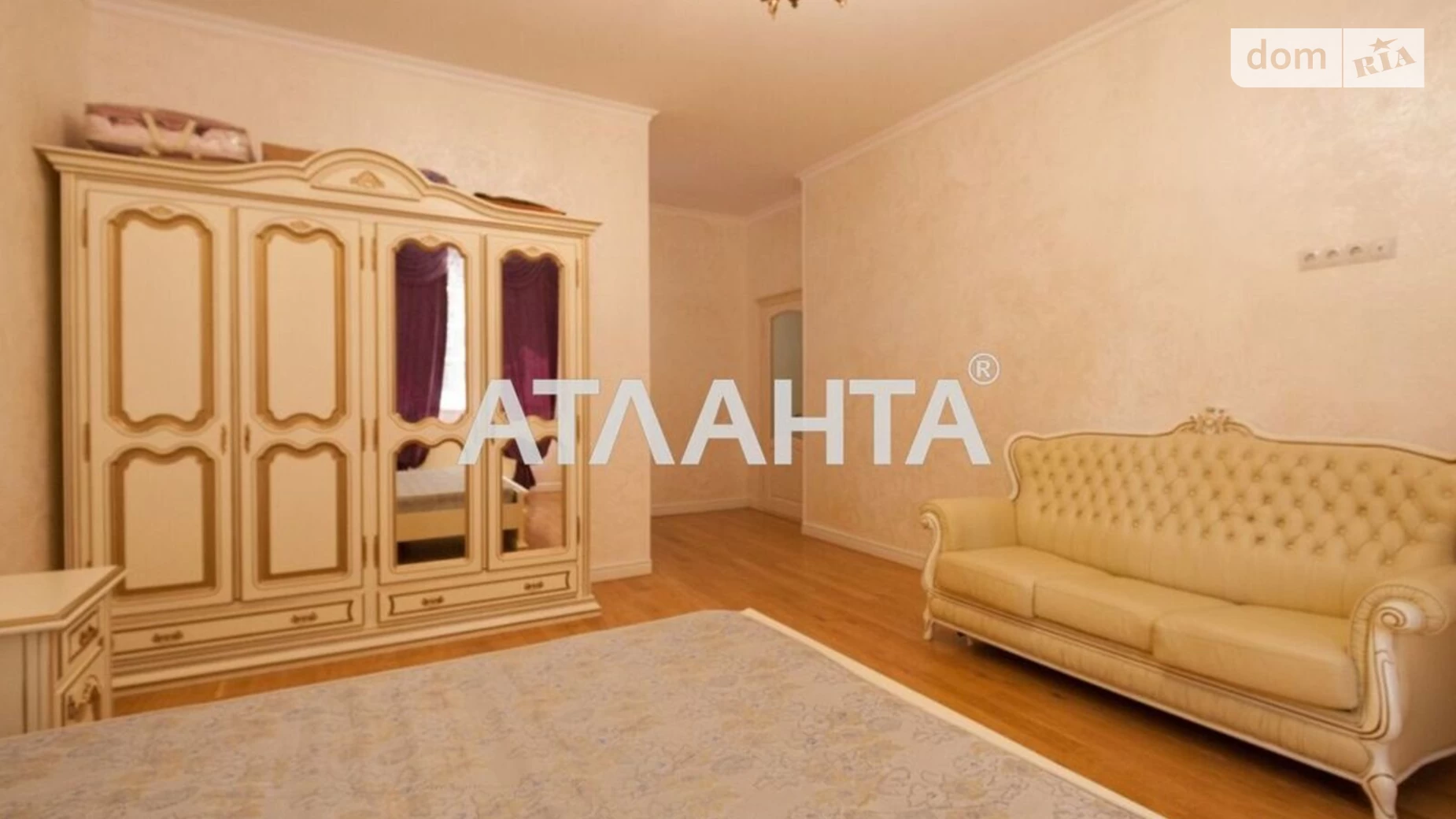 Продається 3-кімнатна квартира 107 кв. м у Одесі, плато Гагарінське, 5Б