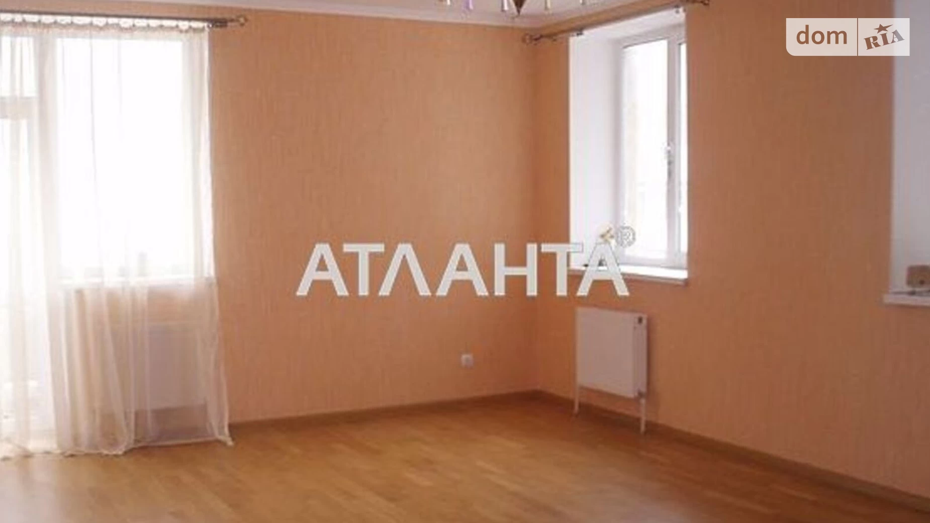 Продается 3-комнатная квартира 107 кв. м в Черноморске, ул. Парусная