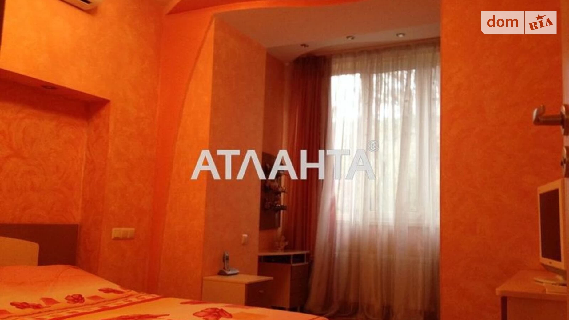 Продается 3-комнатная квартира 132.18 кв. м в Одессе, ул. Пироговская