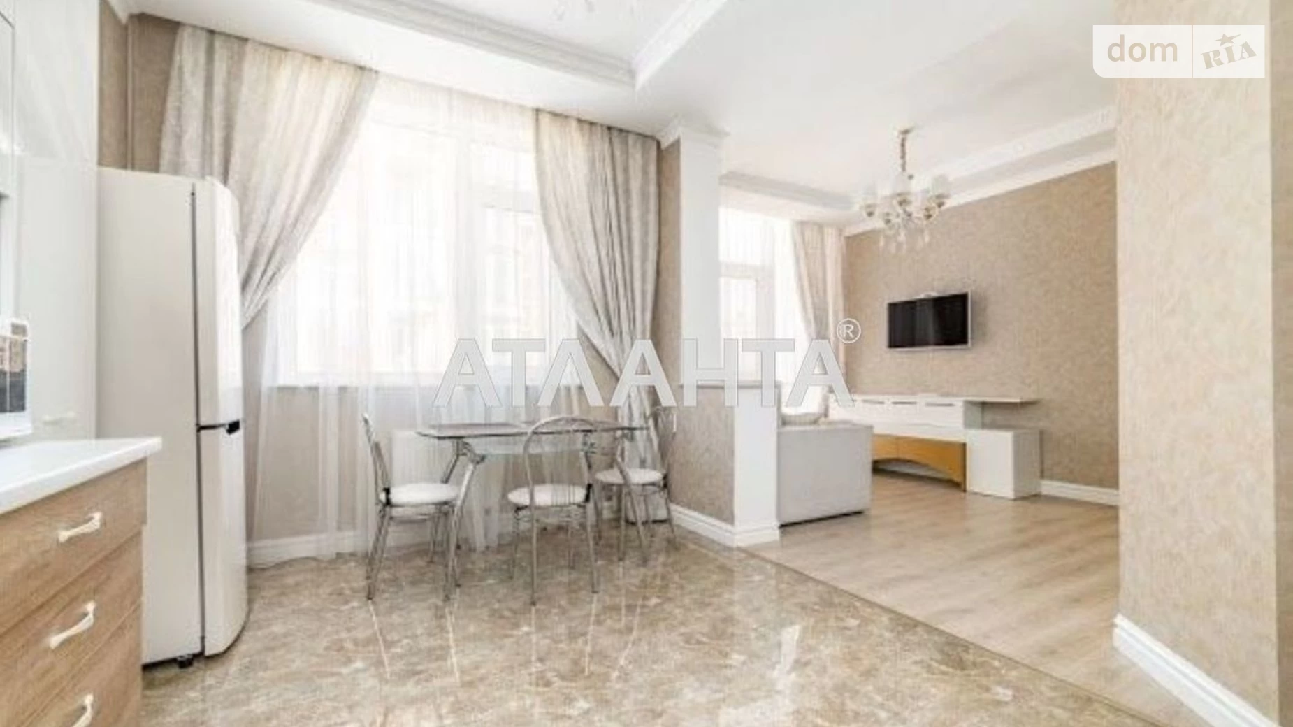 Продается 1-комнатная квартира 51 кв. м в Одессе, плато Гагаринское, 5Б