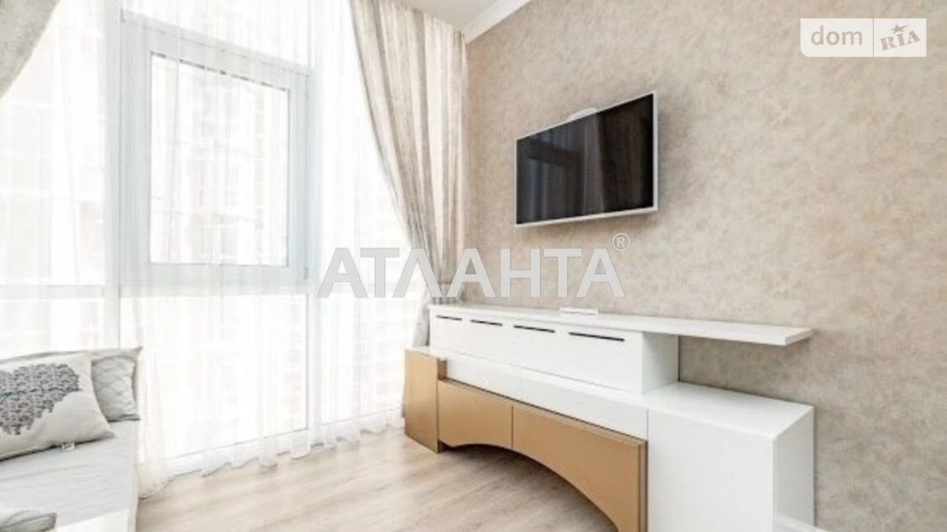 Продається 1-кімнатна квартира 51 кв. м у Одесі, плато Гагарінське, 5Б