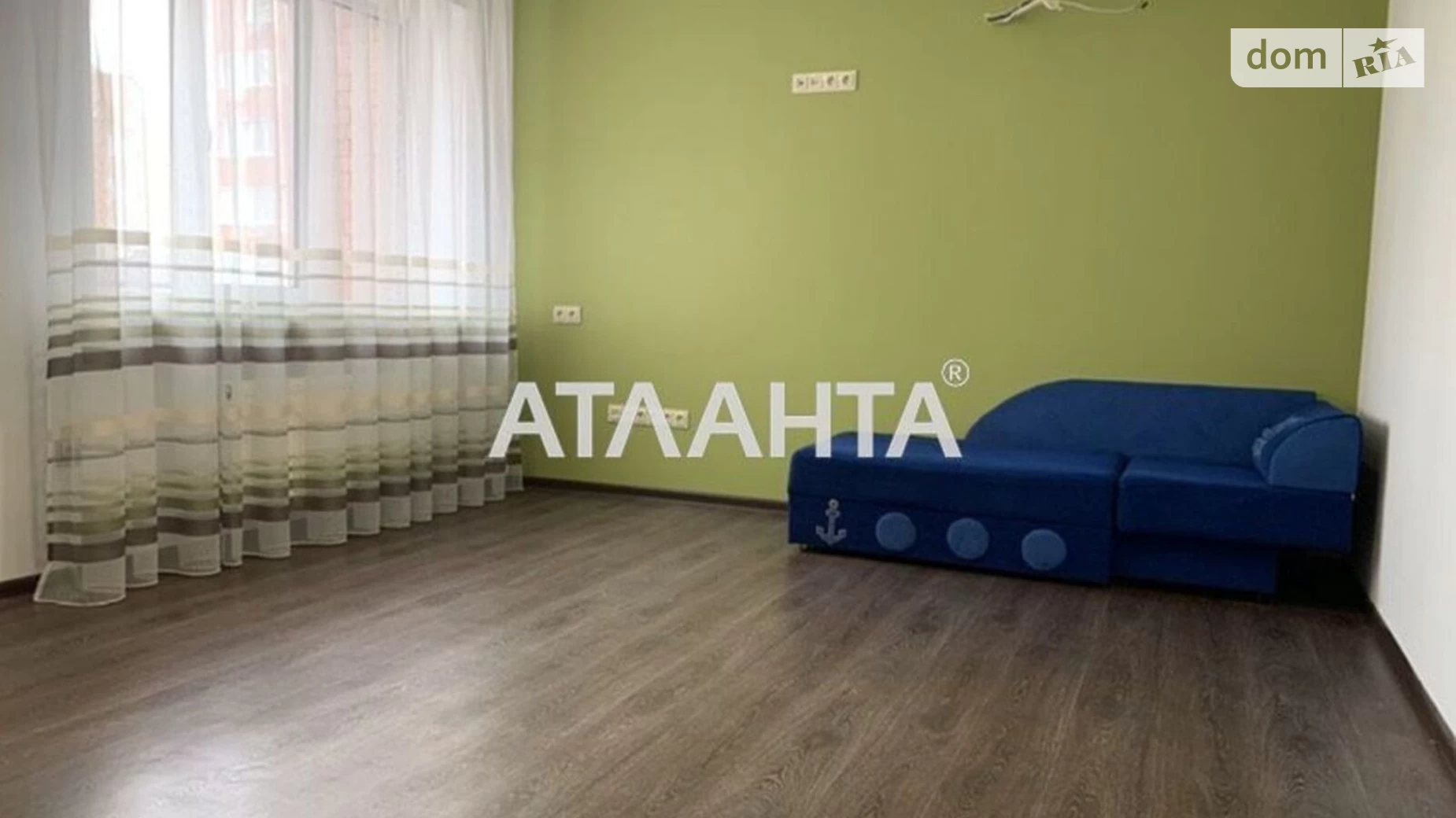 Продається 2-кімнатна квартира 96.41 кв. м у Чорноморську, вул. Парусна