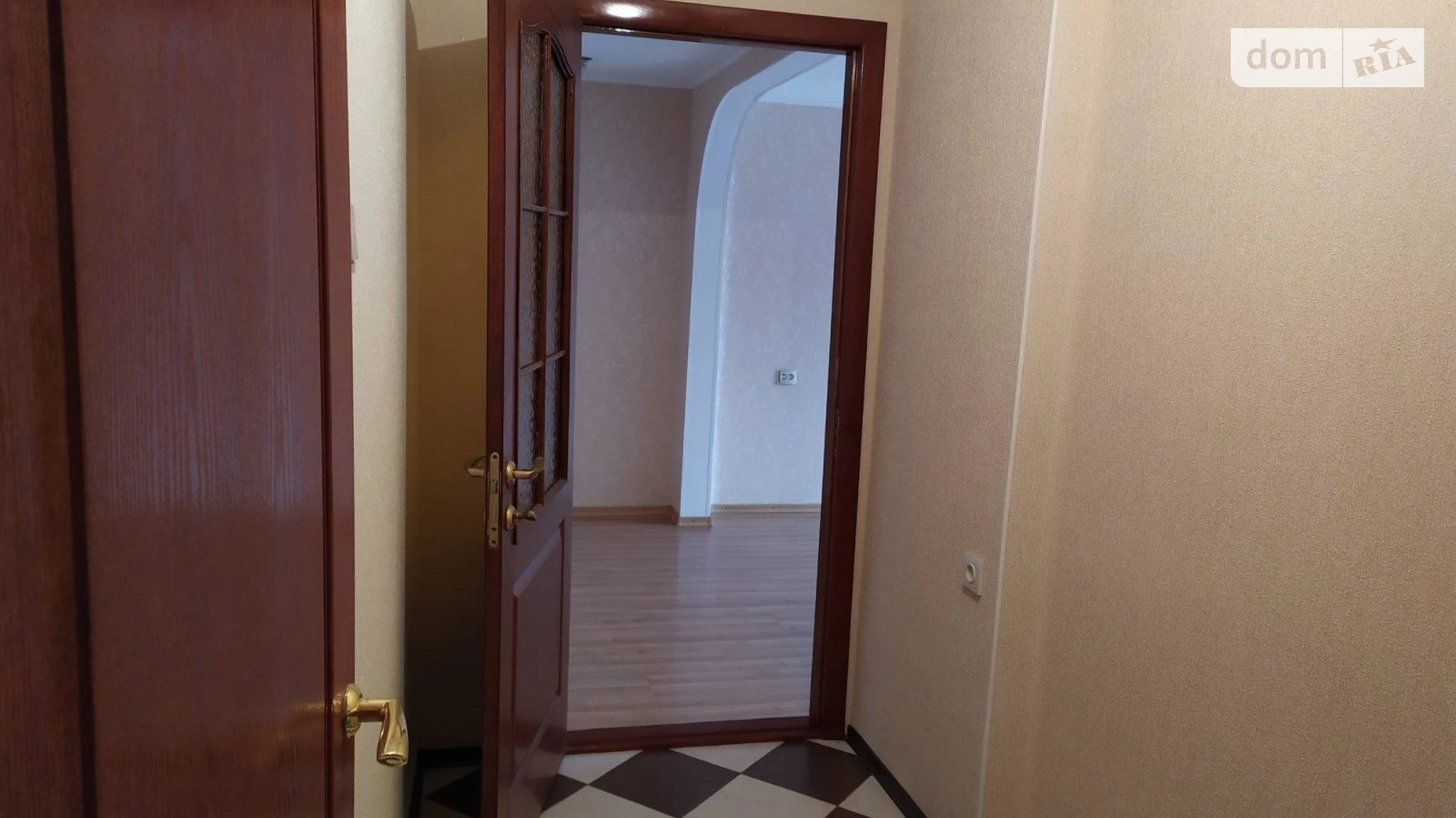 Продается 2-комнатная квартира 58 кв. м в Харькове, ул. Луганская, 36
