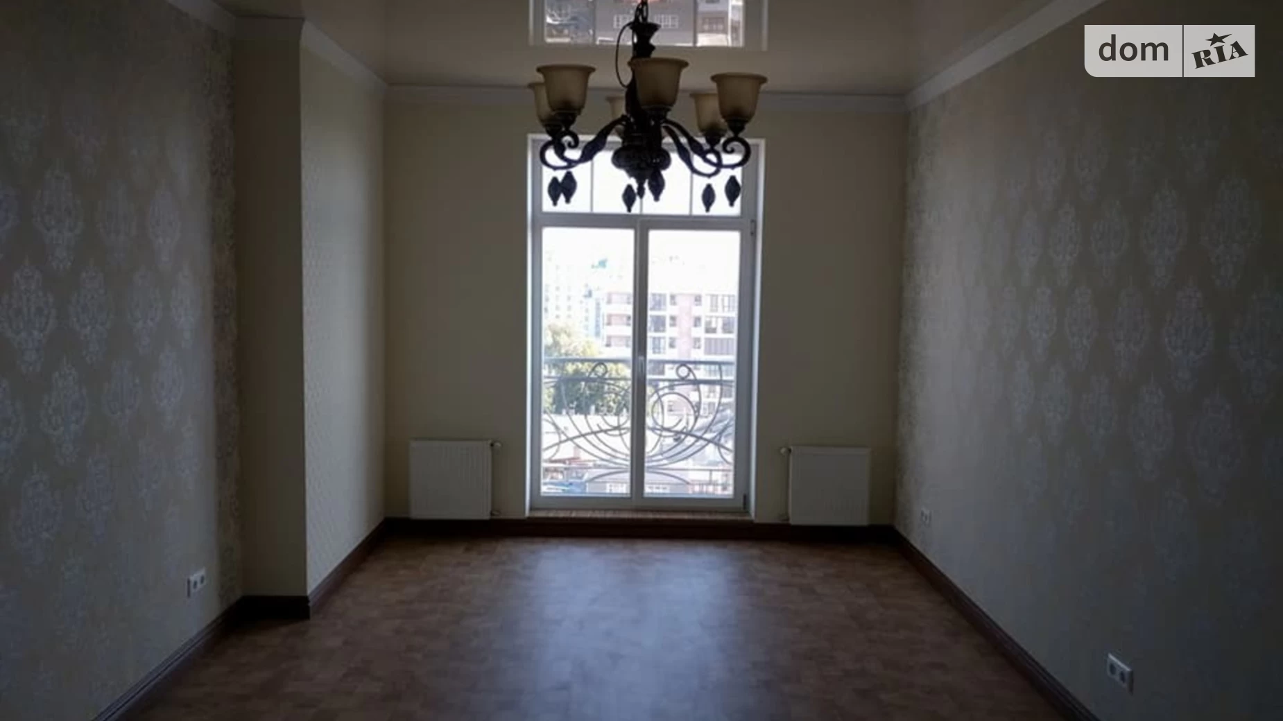 Продается 2-комнатная квартира 80 кв. м в Одессе, ул. Леонтовича, 16А
