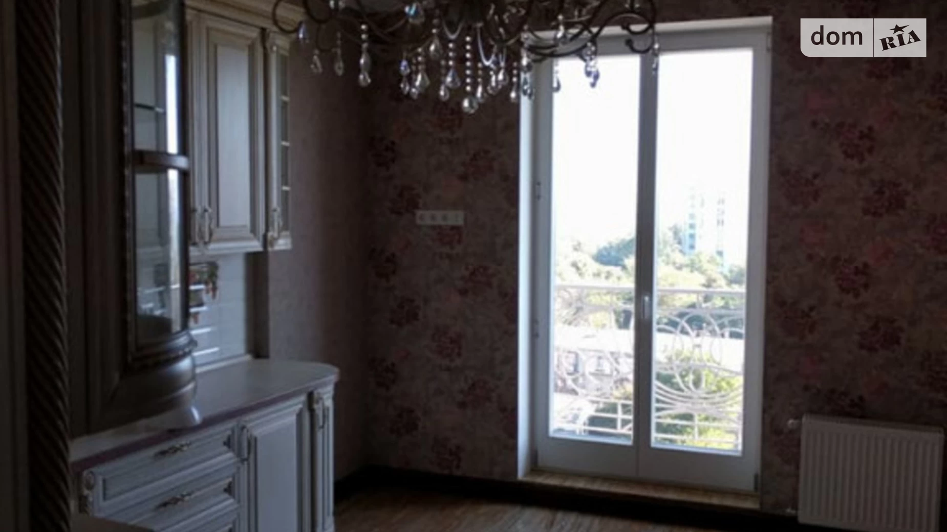 Продается 2-комнатная квартира 80 кв. м в Одессе, ул. Леонтовича, 16А
