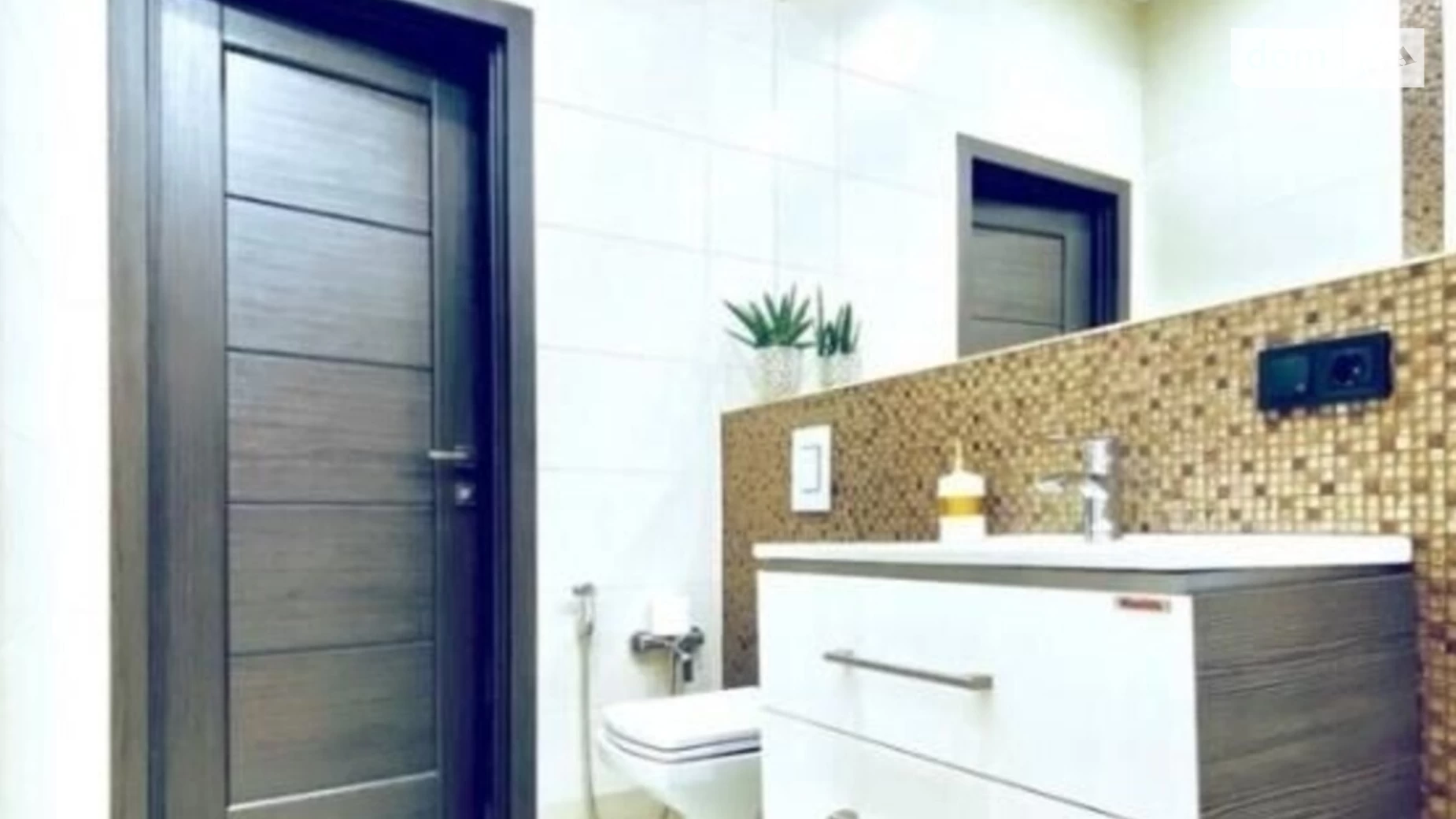 Продается 2-комнатная квартира 80 кв. м в Одессе, ул. Левитана