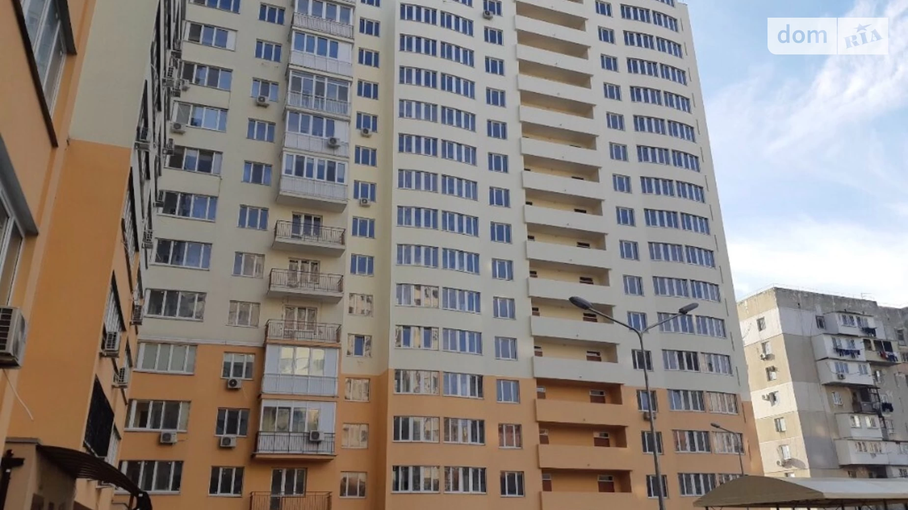 Продається 1-кімнатна квартира 57 кв. м у Одесі, вул. Академіка Корольова