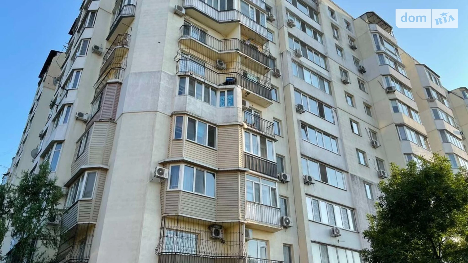 Продається 3-кімнатна квартира 77 кв. м у Одесі, вул. Бабаджаняна Маршала