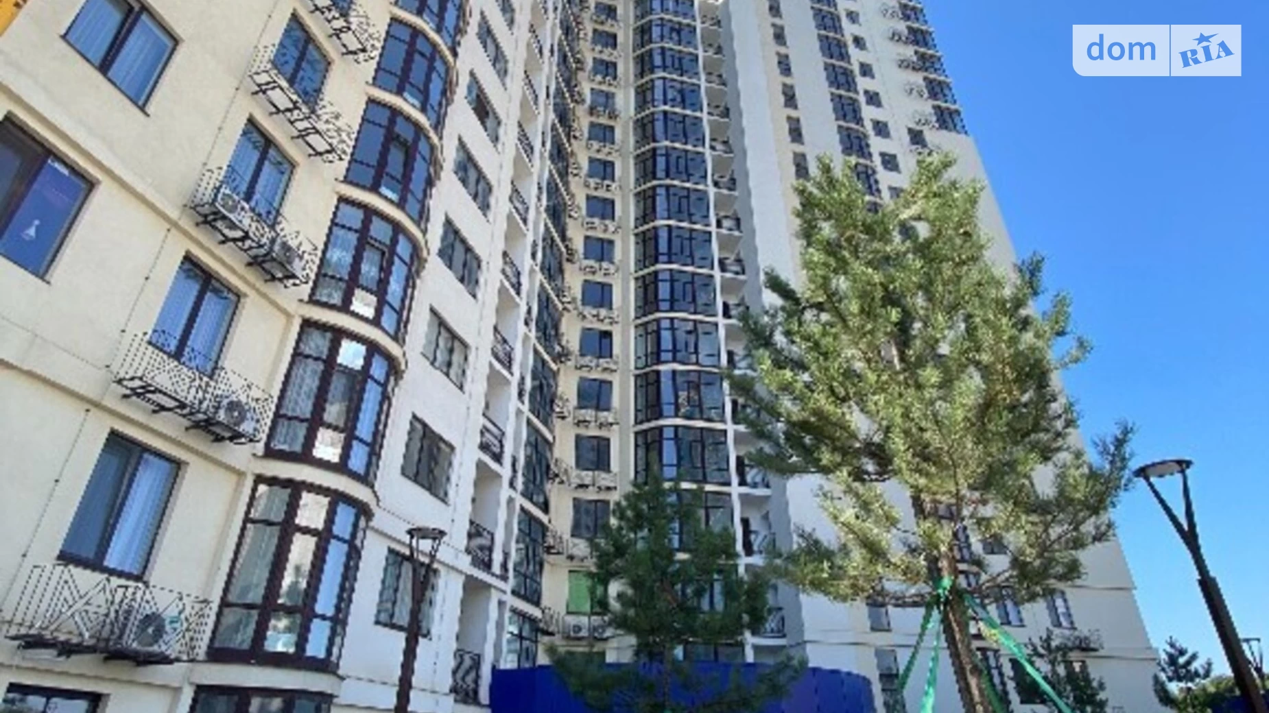 Продається 2-кімнатна квартира 81 кв. м у Одесі, Фонтанська дор.