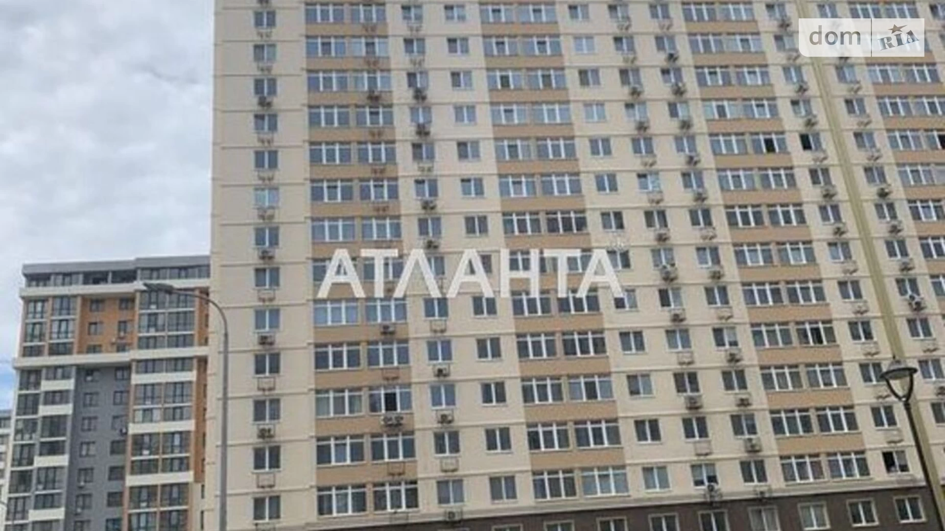 Продается 3-комнатная квартира 82 кв. м в Одессе, ул. Жемчужная
