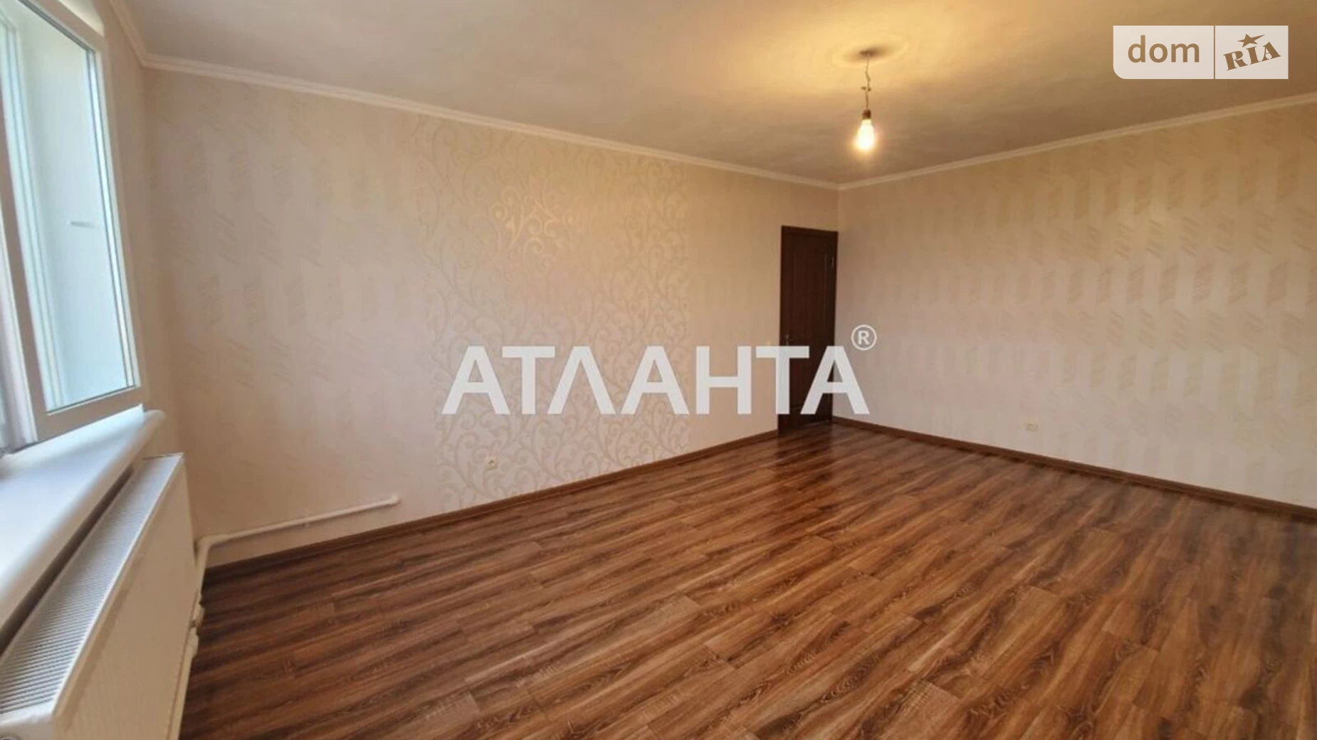 Продається 2-кімнатна квартира 58.8 кв. м у Одесі, просп. Академіка Глушка