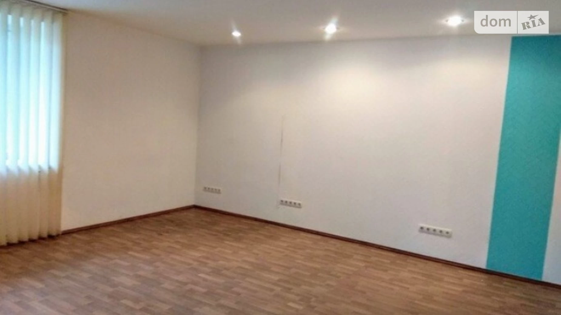 Продается 1-комнатная квартира 64 кв. м в Чернигове, просп. Победы, 20 - фото 3