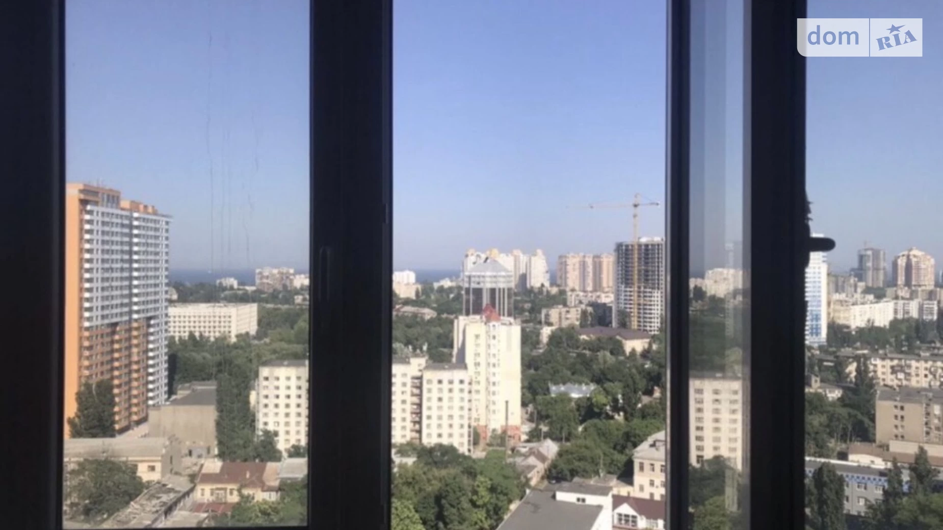 Продается 3-комнатная квартира 93 кв. м в Одессе, ул. Среднефонтанская