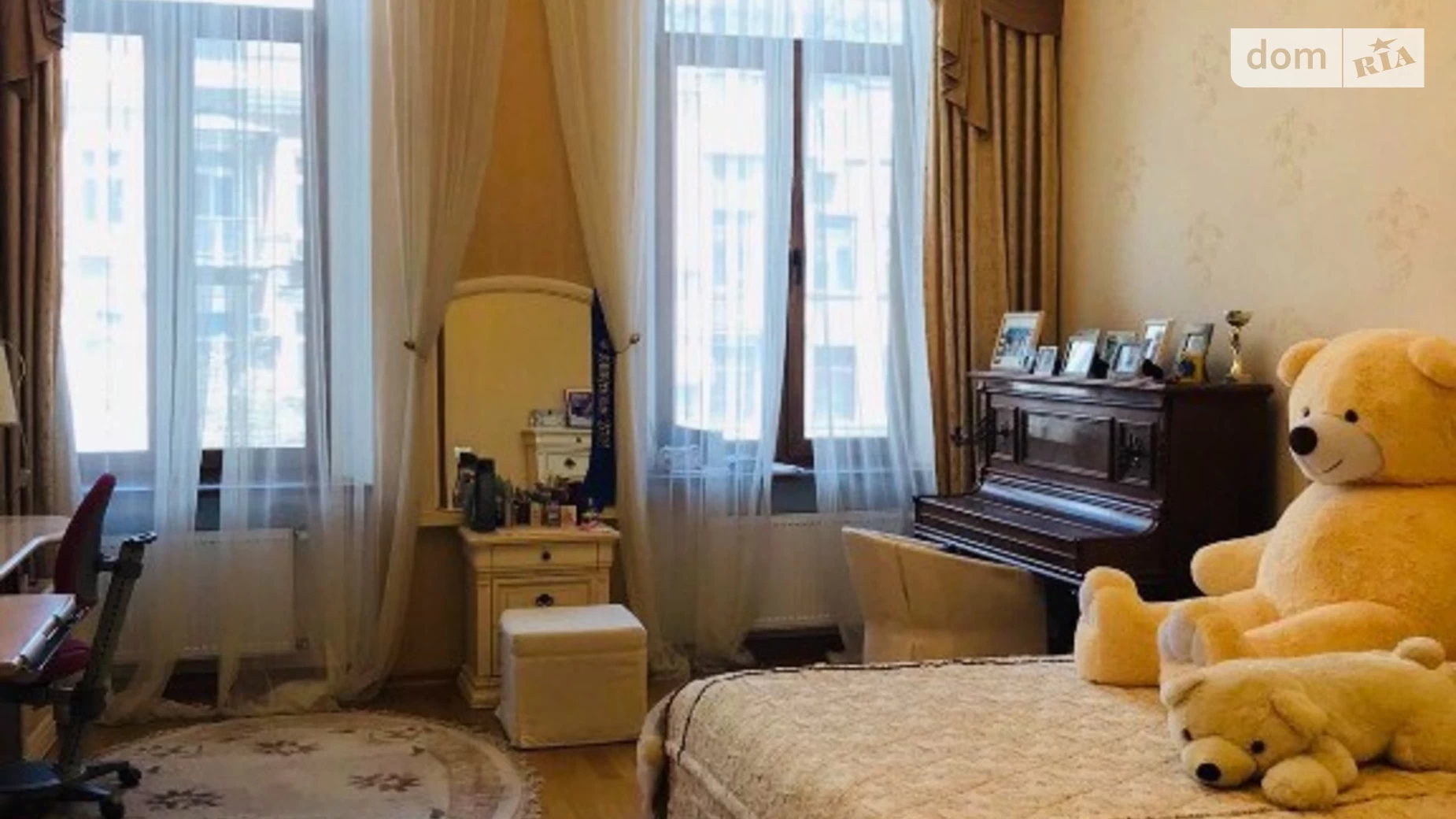 Продается 5-комнатная квартира 210 кв. м в Одессе, ул. Екатерининская, 25