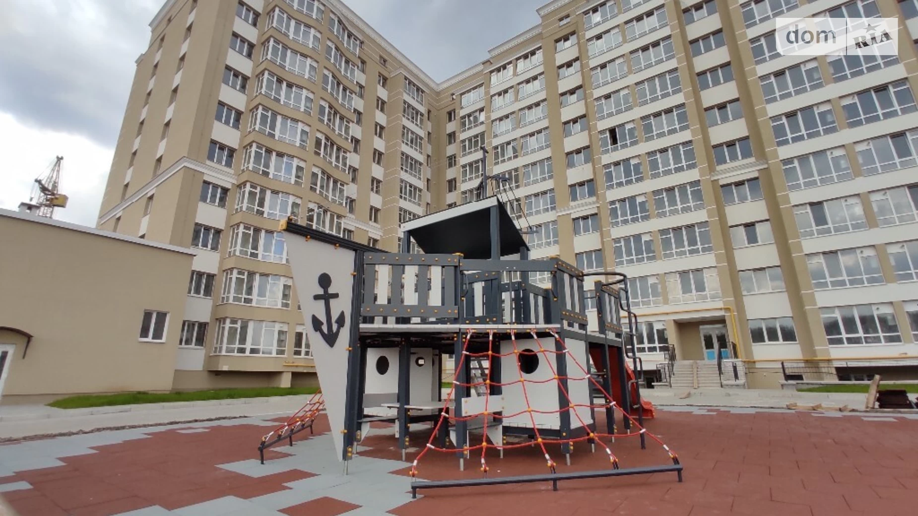Продается 2-комнатная квартира 76 кв. м в Хмельницком, ул. Заречанская