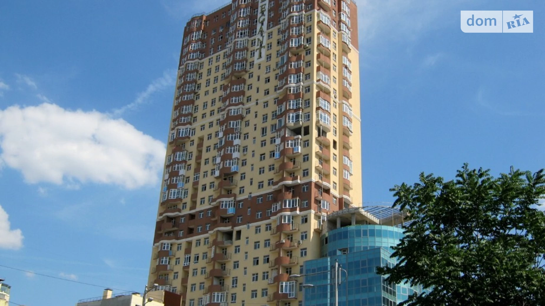 Продается 2-комнатная квартира 84.6 кв. м в Киеве, ул. Жилянская, 118