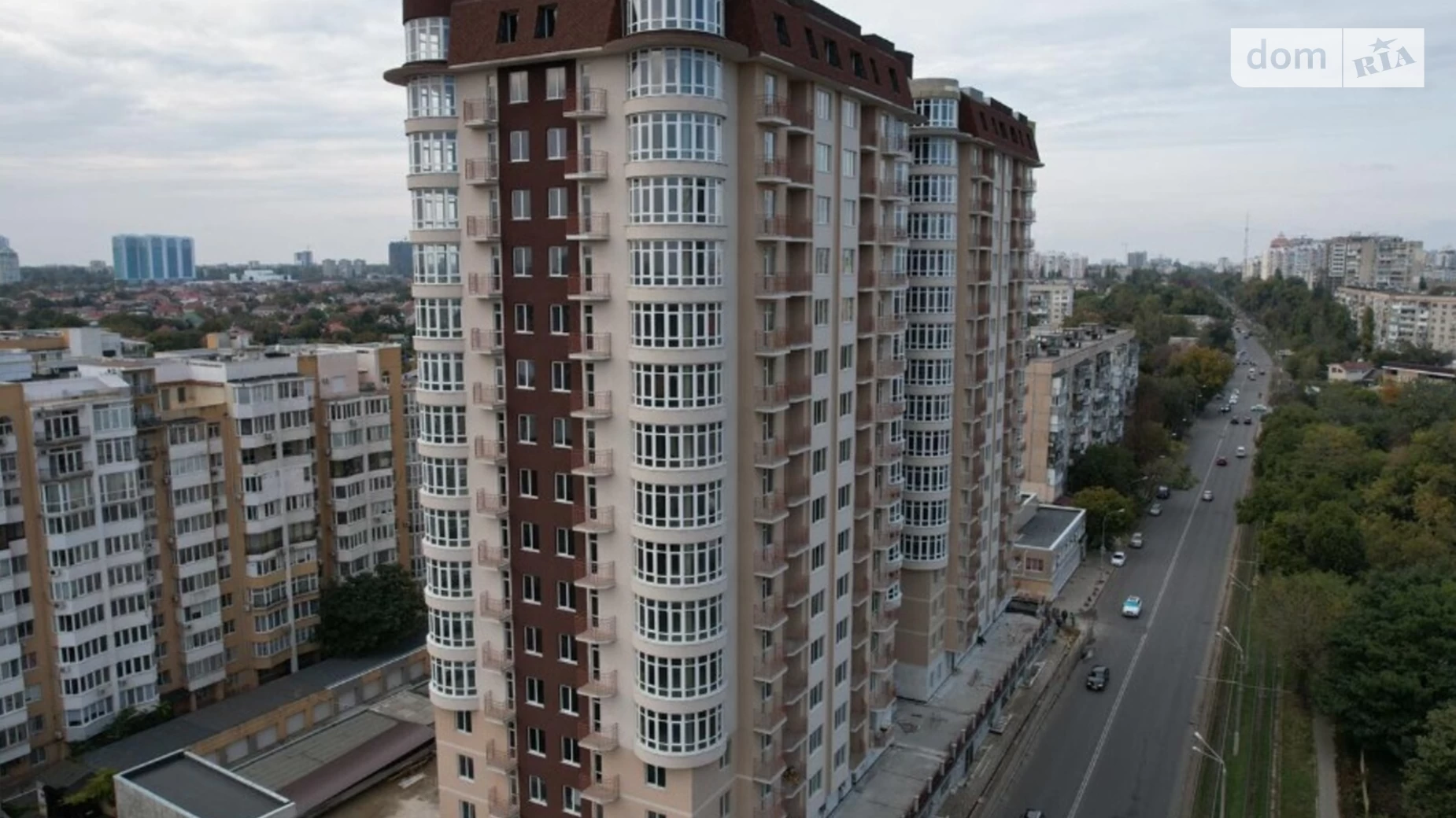 Продається 2-кімнатна квартира 81 кв. м у Одесі, Фонтанська дор.