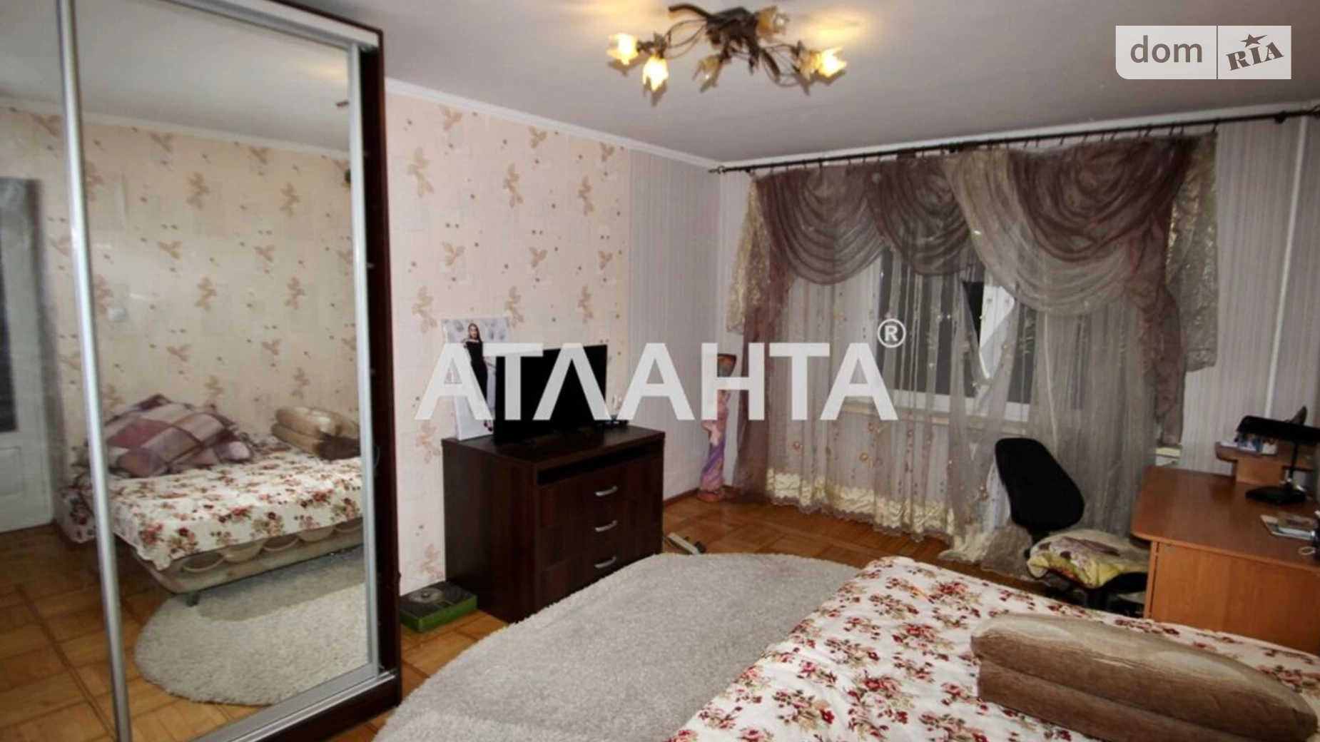 Продається 4-кімнатна квартира 68.5 кв. м у Одесі, Овідіопольська дор.