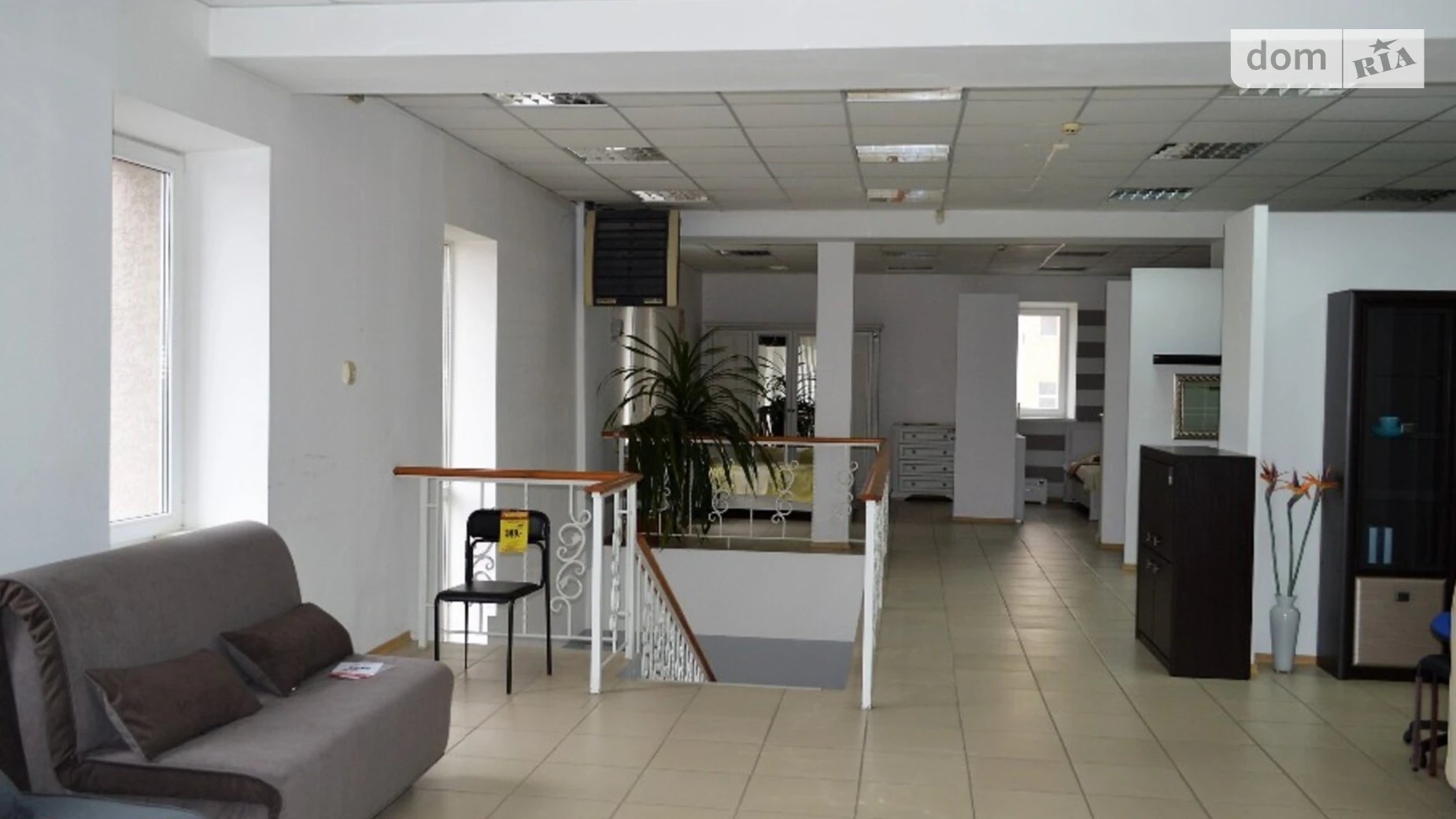 Продается объект сферы услуг 2900 кв. м в 3-этажном здании, цена: 700000 $ - фото 2