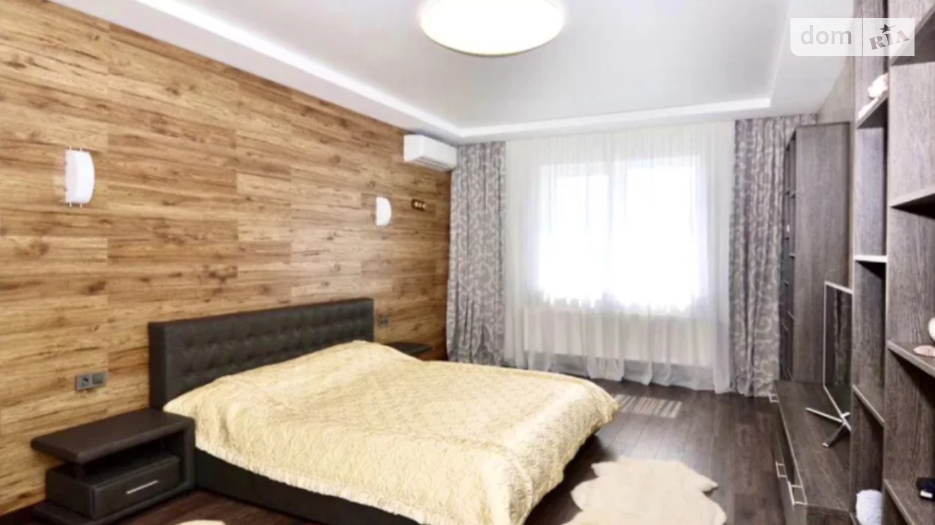 Продается 3-комнатная квартира 150 кв. м в Киеве, ул. Ованеса Туманяна, 15А