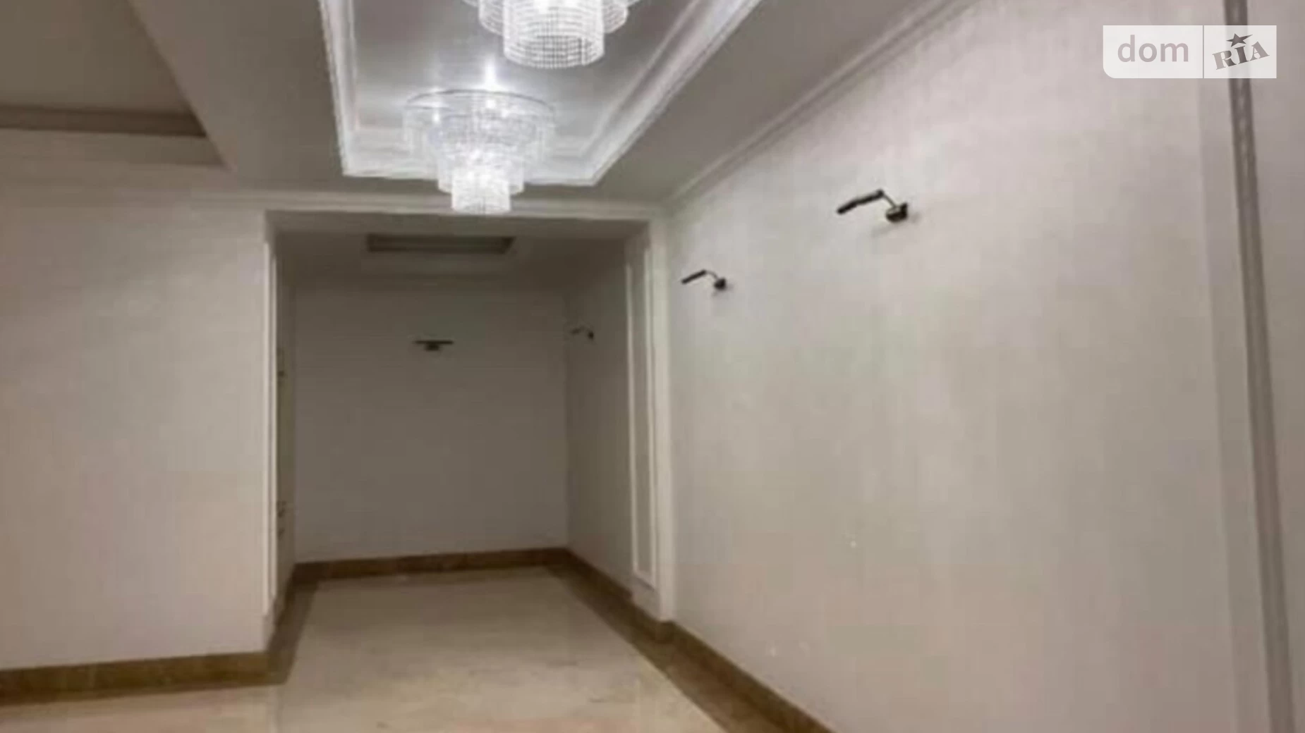 Продается 3-комнатная квартира 118 кв. м в Одессе, спуск Военный