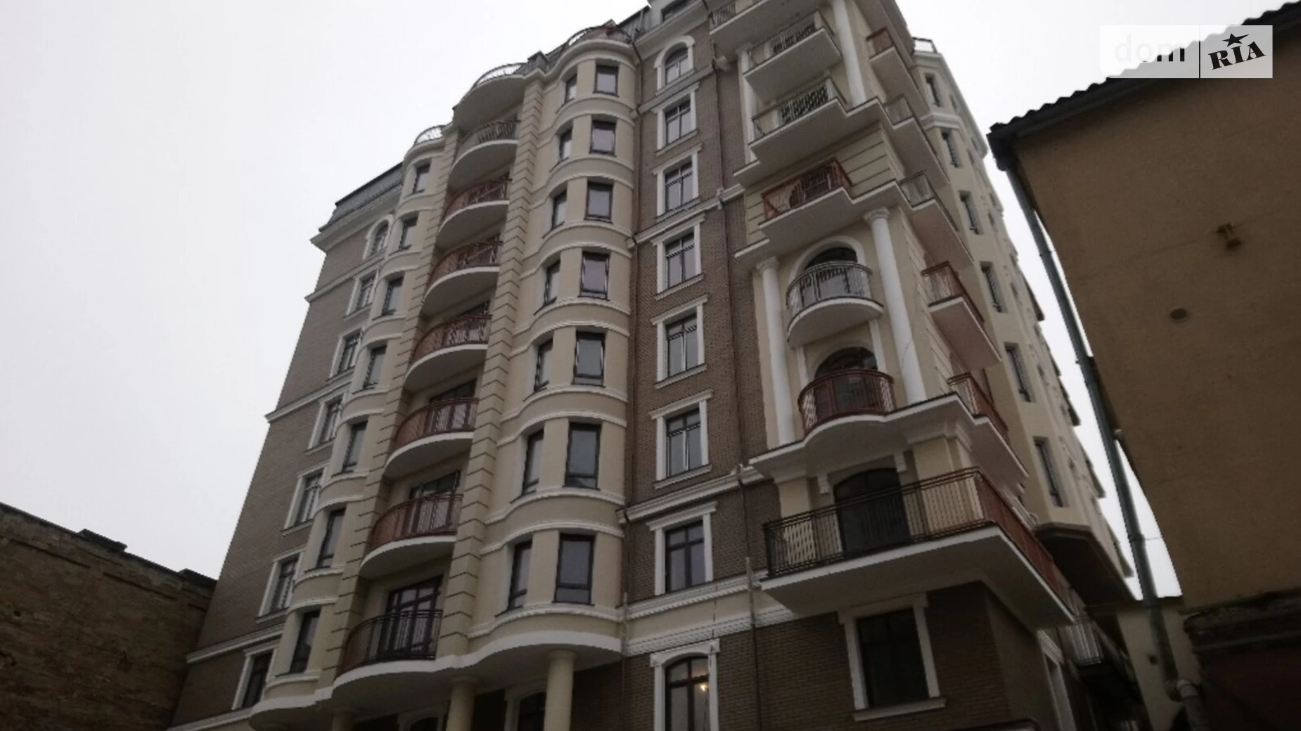 Продається 3-кімнатна квартира 115 кв. м у Одесі, вул. Бориса Літвака