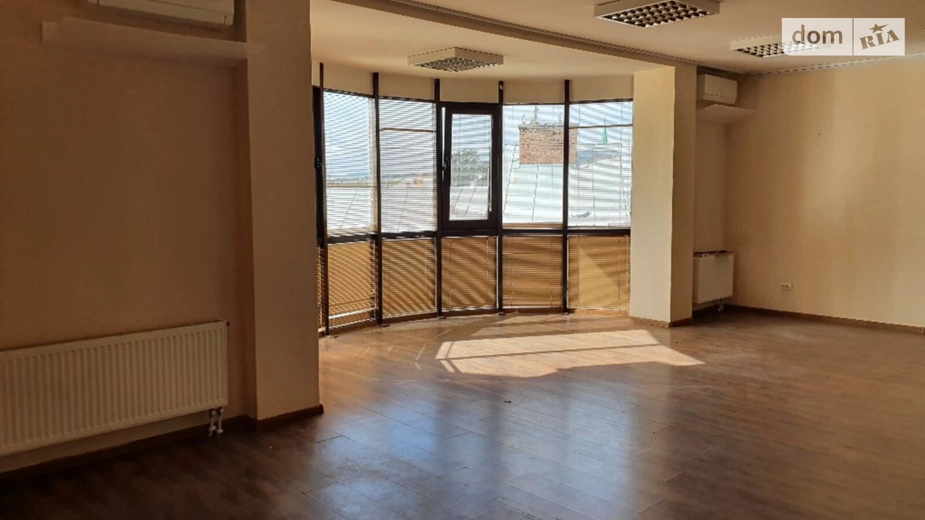 Сдается в аренду офис 46.9 кв. м в бизнес-центре, цена: 10318 грн - фото 3