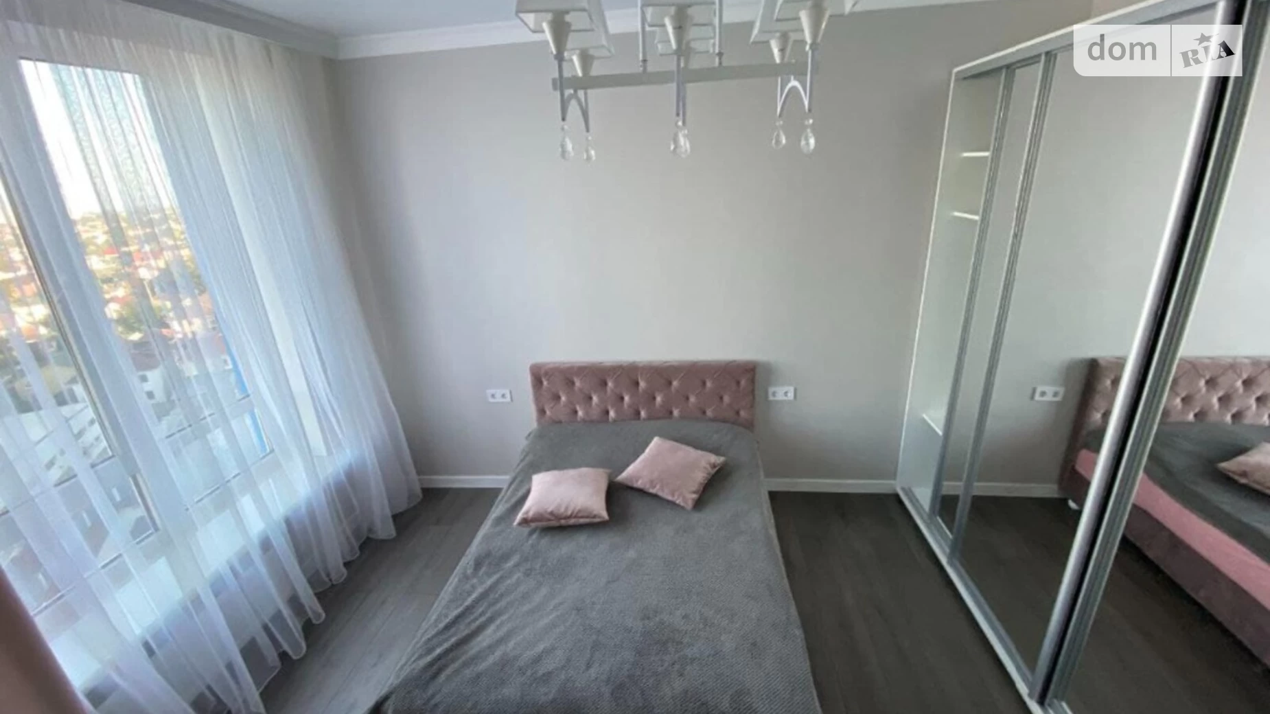 Продается 3-комнатная квартира 85 кв. м в Одессе, ул. Толбухина, 135 - фото 2