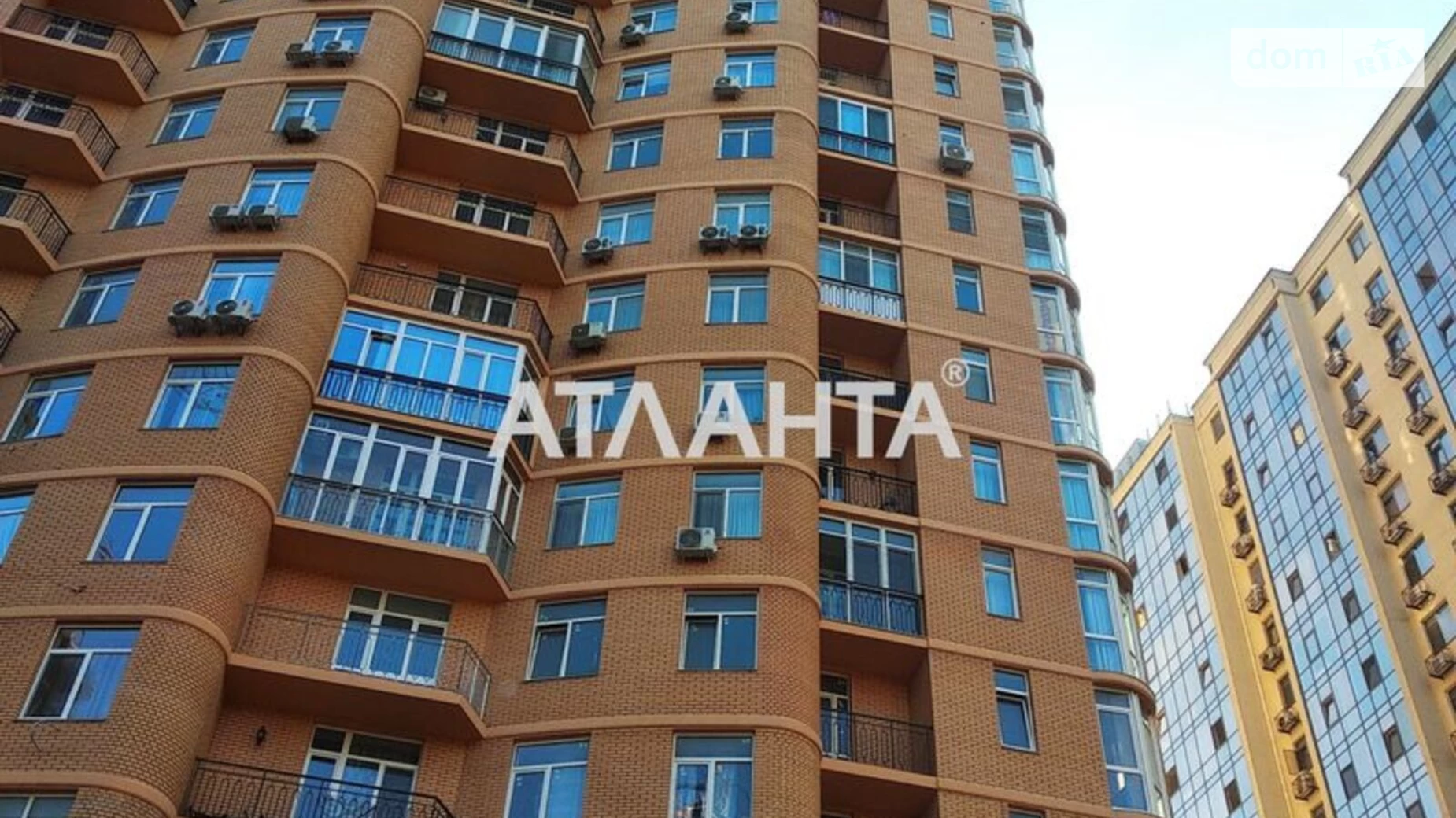Продается 1-комнатная квартира 27 кв. м в Одессе, плато Гагаринское, 9