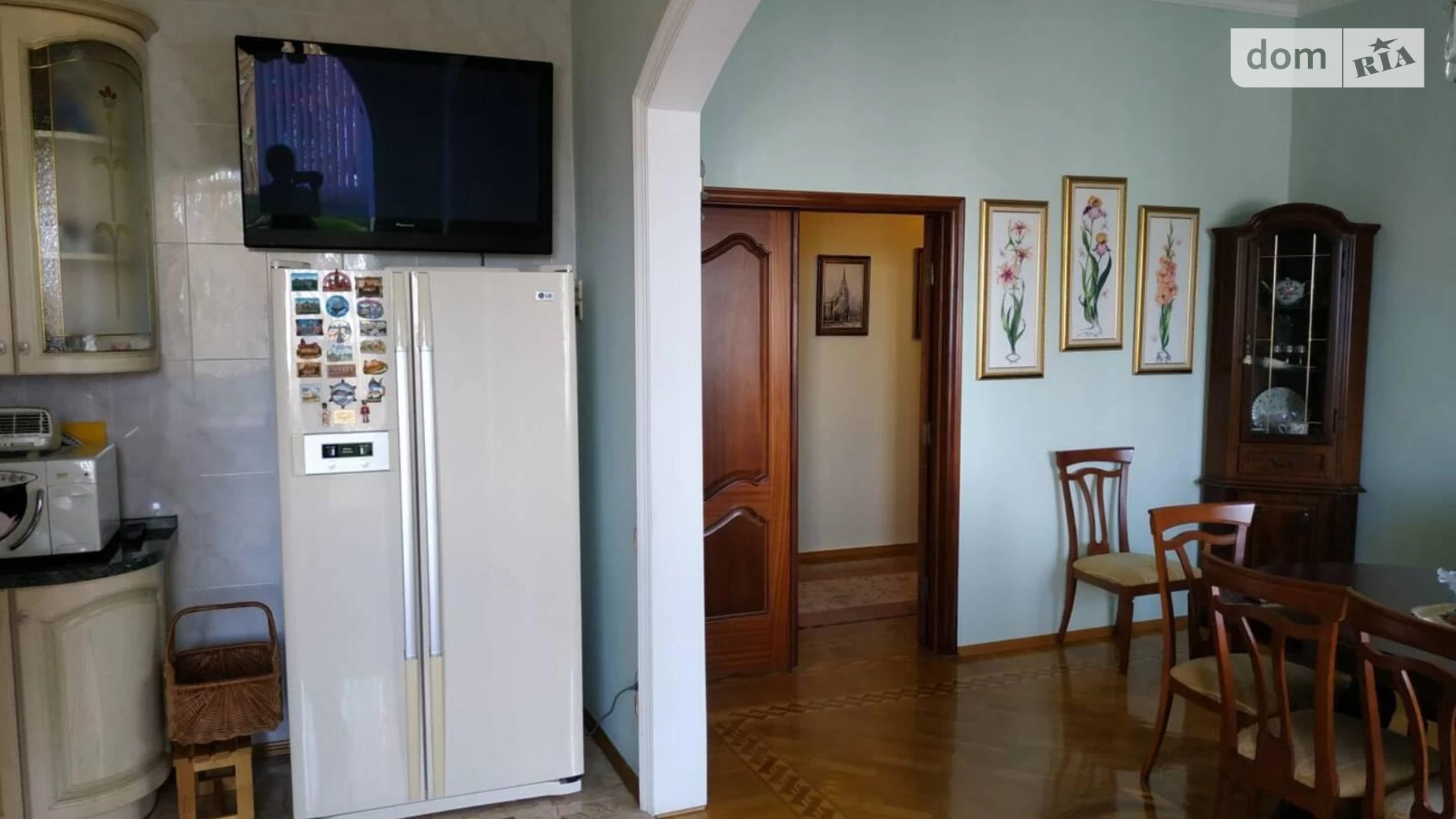 Продается 5-комнатная квартира 187 кв. м в Одессе, ул. Довженко