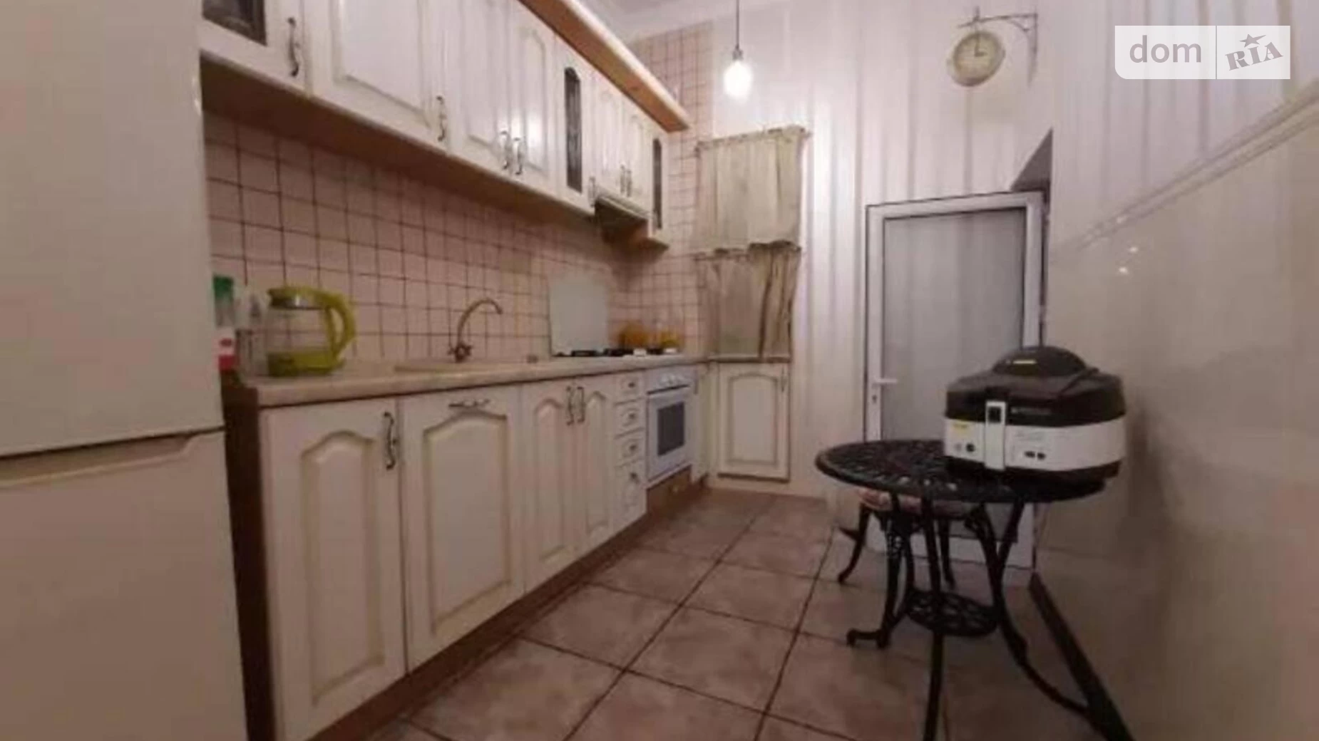 Продается 3-комнатная квартира 75 кв. м в Одессе, ул. Маразлиевская