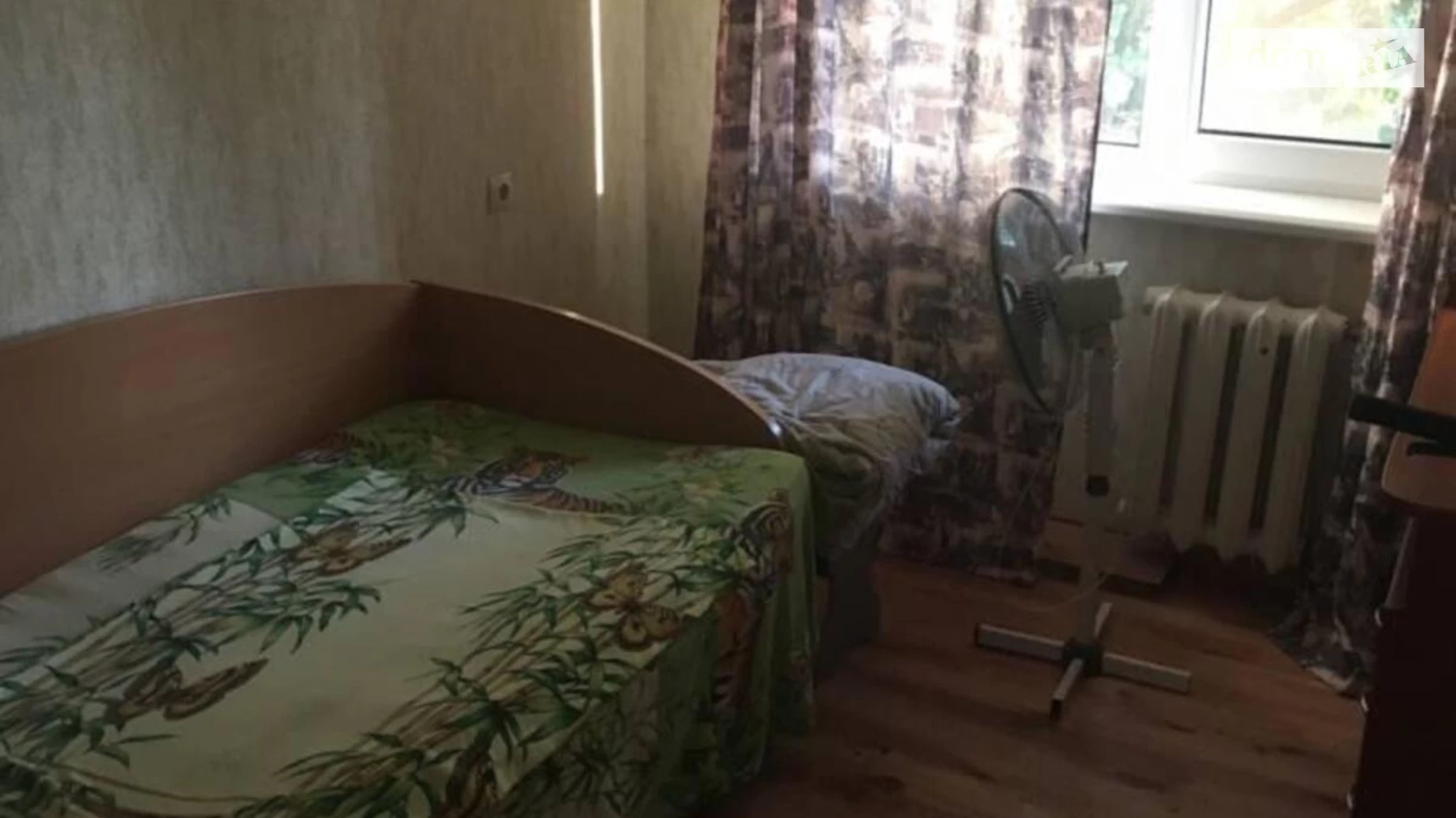 Продается 3-комнатная квартира 48 кв. м в Одессе, ул. Паустовского